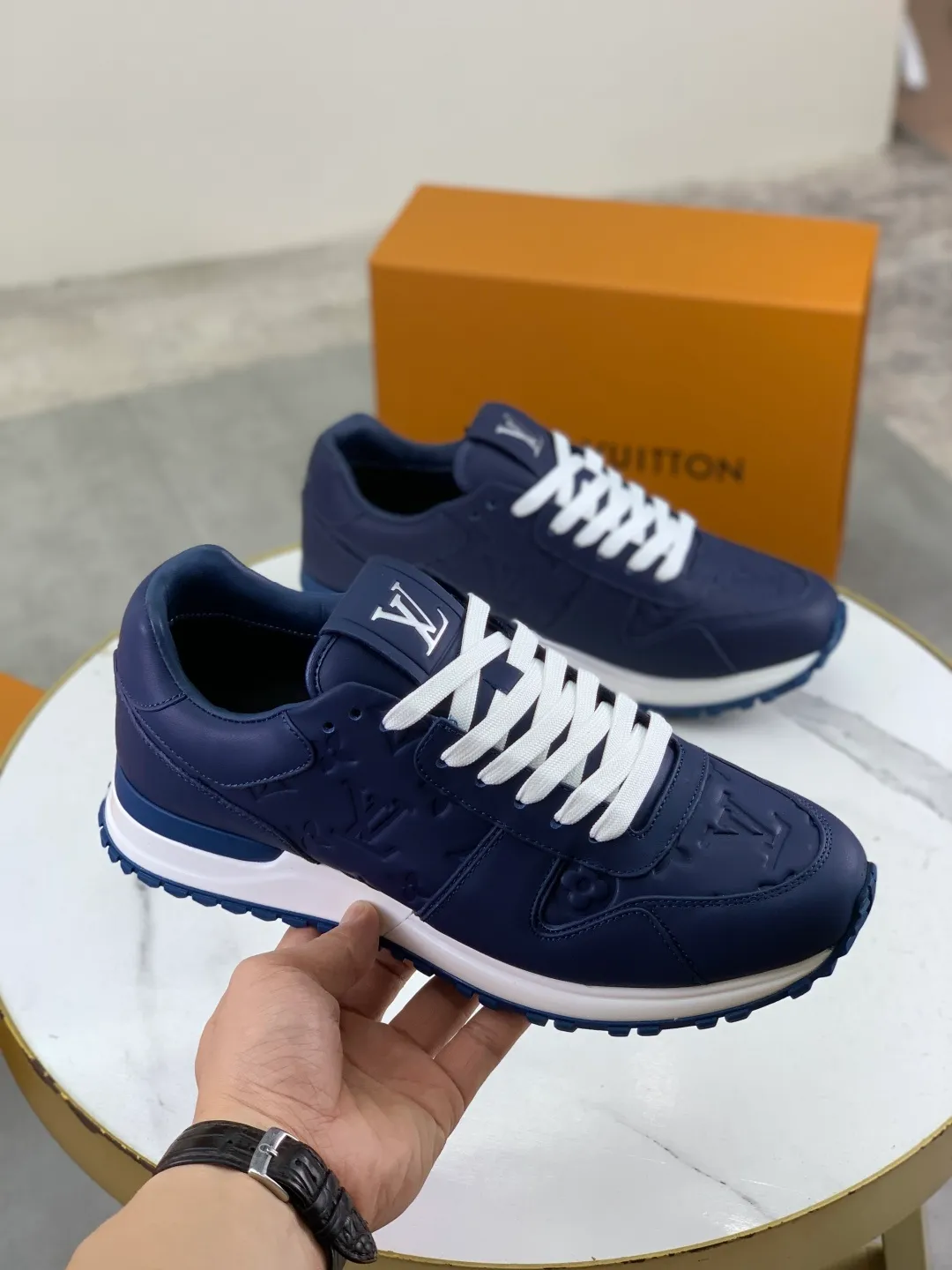 Men's men's shoes 💰P680 new style 💶[LOUIS VUITTON] (original order) new style 🍀LV Louis Vuitton * - top version of LV classic trendy shoes! Made of imported original cowhide and water-dyed cowhide lining. The latest original wear-resistant rubber combination outsole! High quality products! Multiple colors available, code number: 38-44 (45 46 customized)